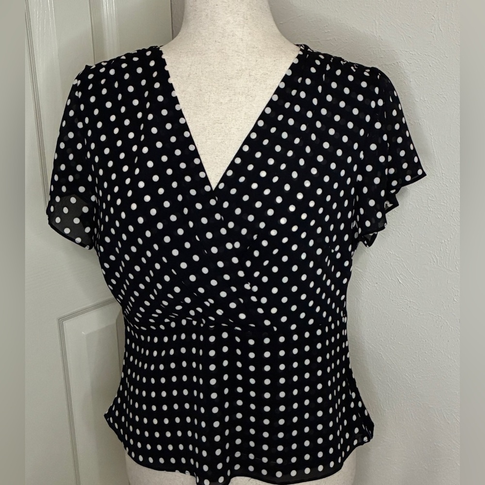 AK ANNE KLEIN Blk & White Polka Dot Wrap look Top Size 10 Cute Fun Dressy Casual